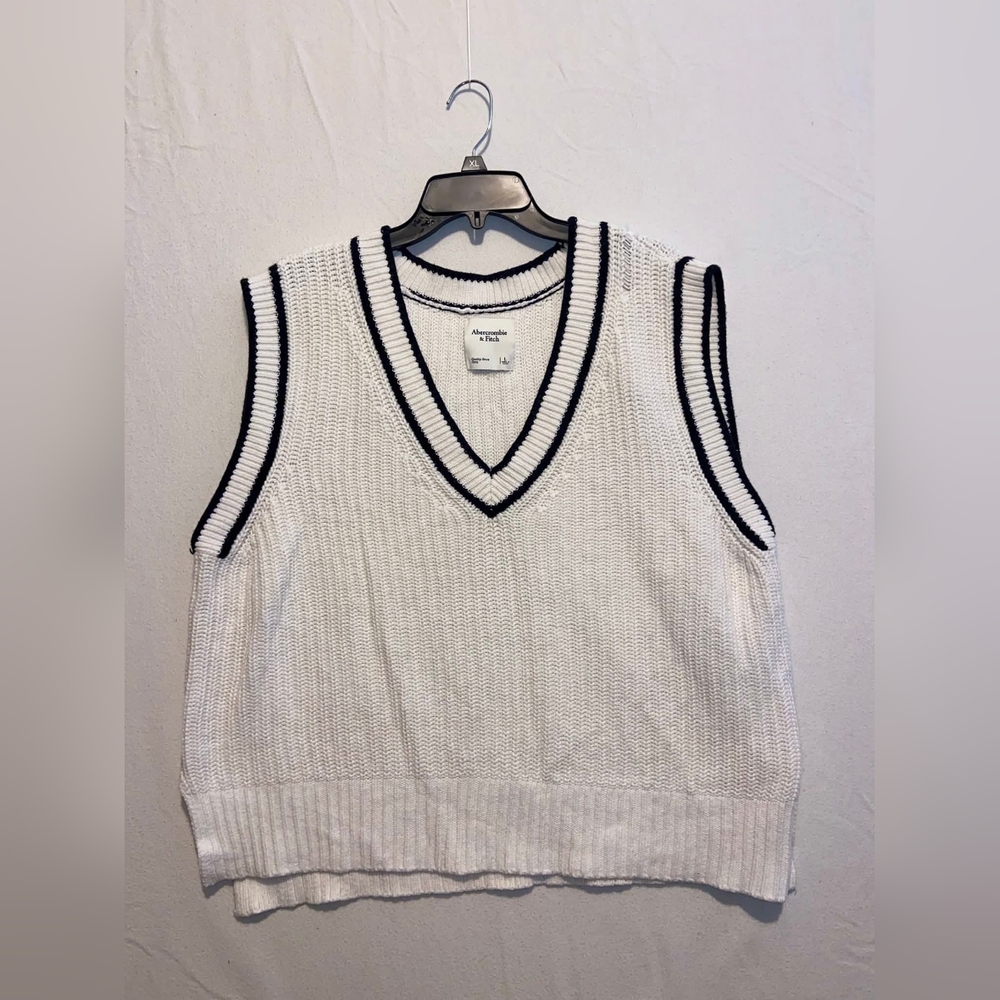 Abercrombie & Fitch Sweater Vest